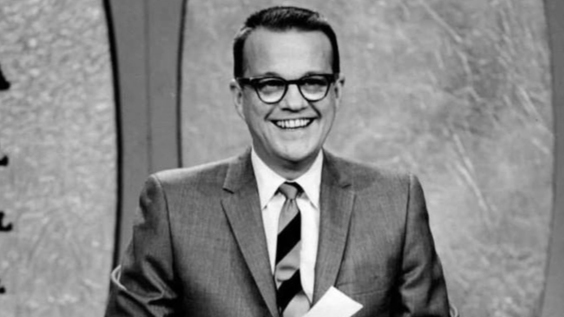 Photo of Bill Cullen as the host of the television program Eye Guess.
