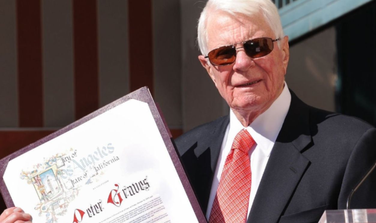 HOLLYWOOD - OCTOBER 30: Hollywood Chamber of Commerce president Leron Gubler looks on as Actor Peter Graves is honoured on the Hollywood Walk Of Fame on October 30, 2009 in Hollywood, California. 