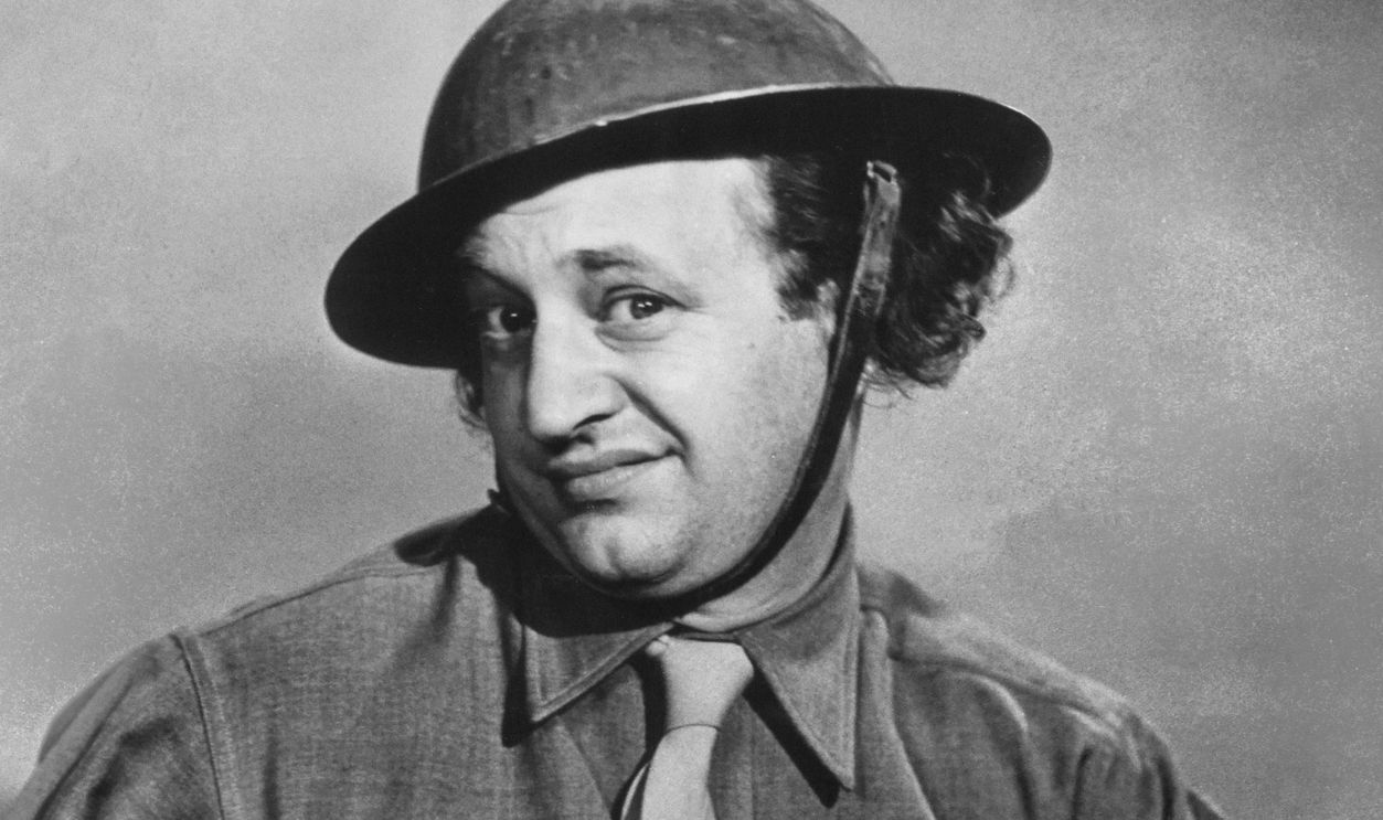 Publicity still of American actor Larry Fine (1902 - 1975) in the film 'Gents Without Cents' (directed by Jules White), 1944.