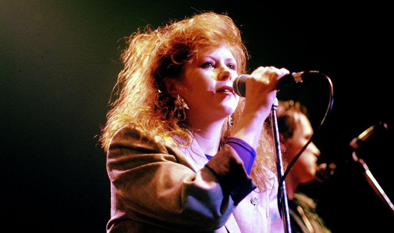 Kirsty Maccoll Performing With The Pogues - 1988, Kirsty Maccoll Performing With The Pogues - 1988