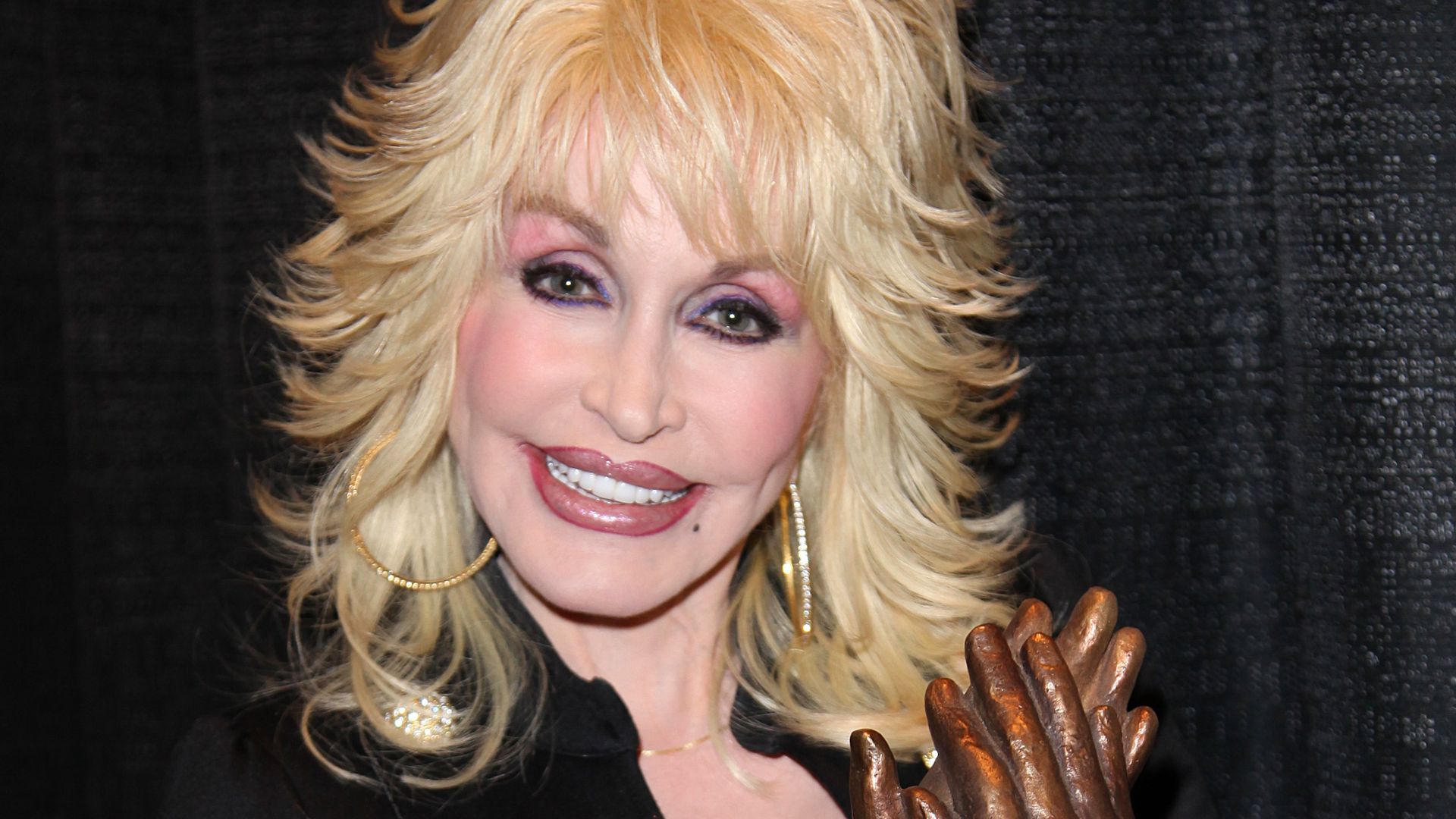 Dolly Parton accepting Liseberg Applause Award 2010