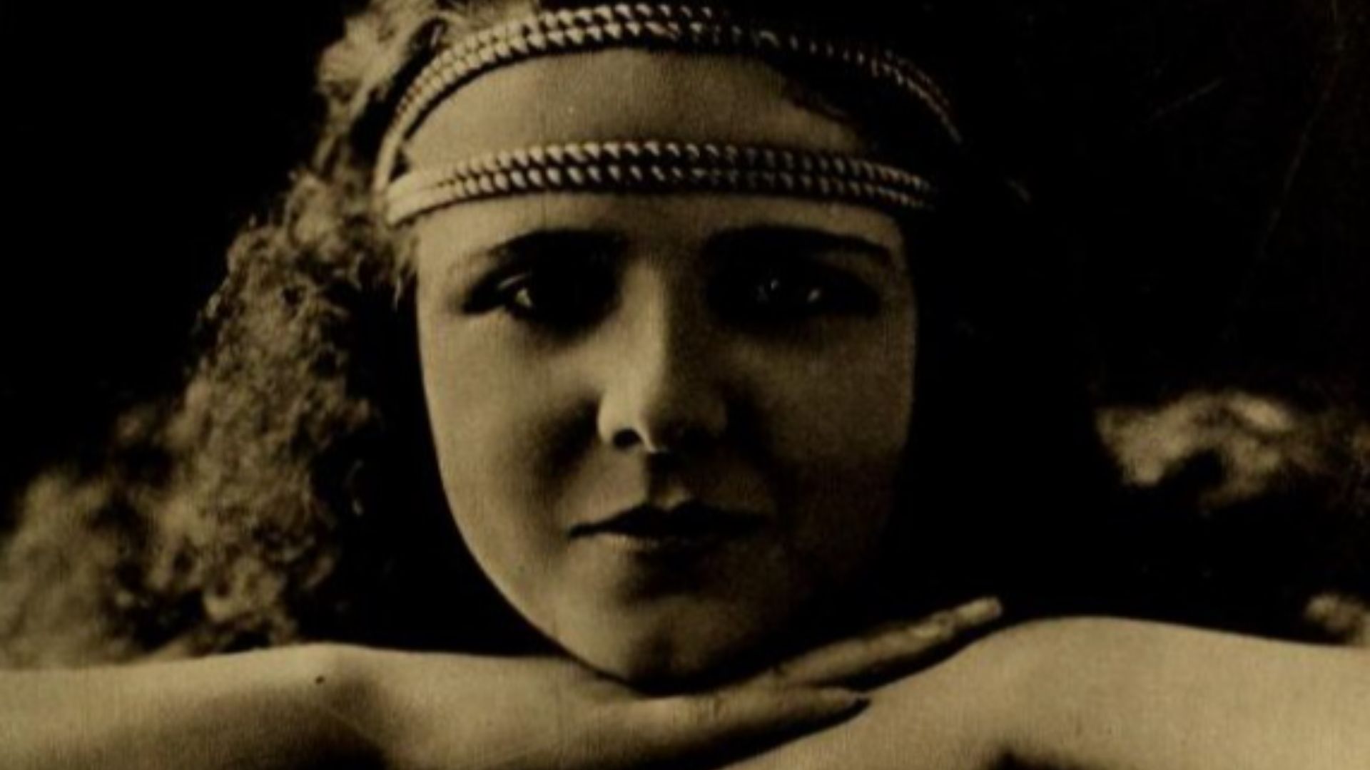 Olive Thomas in Motion Picture Magazine, March 1918. Its original caption reads: