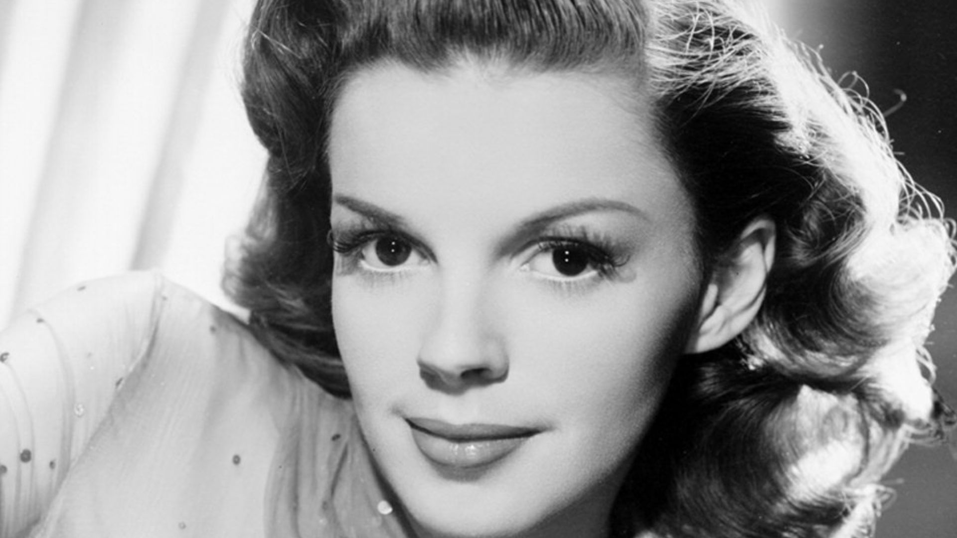 A publicity still of Judy Garland from MGM used in conjunction with promotion of The Harvey Girls (1946)