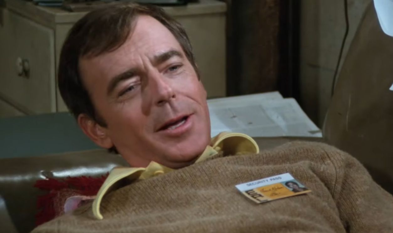 Screenshot from The Cat from Outer Space (1978)968-1971)
