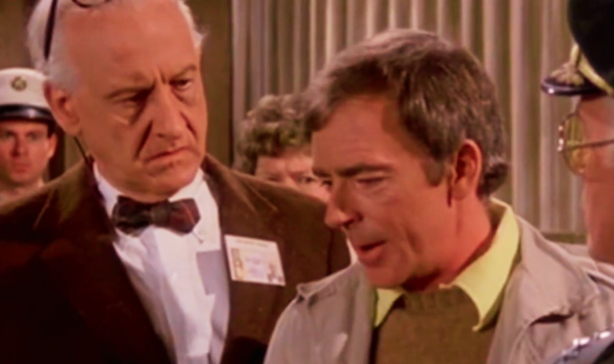 Screenshot from The Cat from Outer Space (1978)