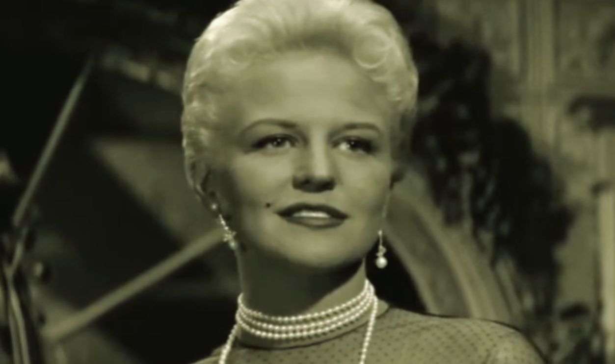 Screenshot from Pete Kelly's Blues (1955)