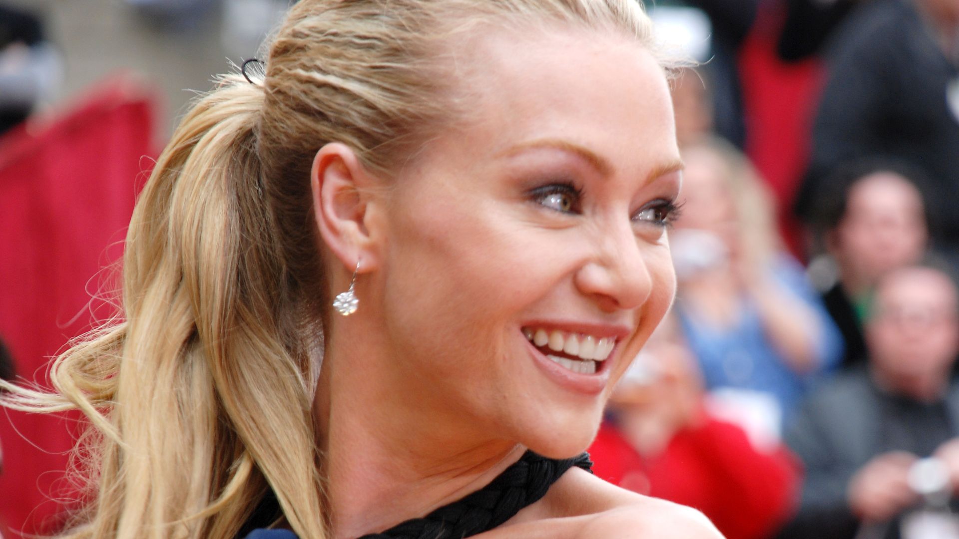 Oscar 2007, Actress Portia de Rossi smiling on the red carpet