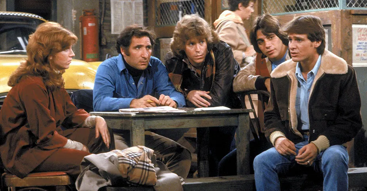 Screenshot of actors Marilu Henner, Judd Hirsch, Jeff Conaway, Tony Danza and Randall Carver in Taxi (1978-1979)