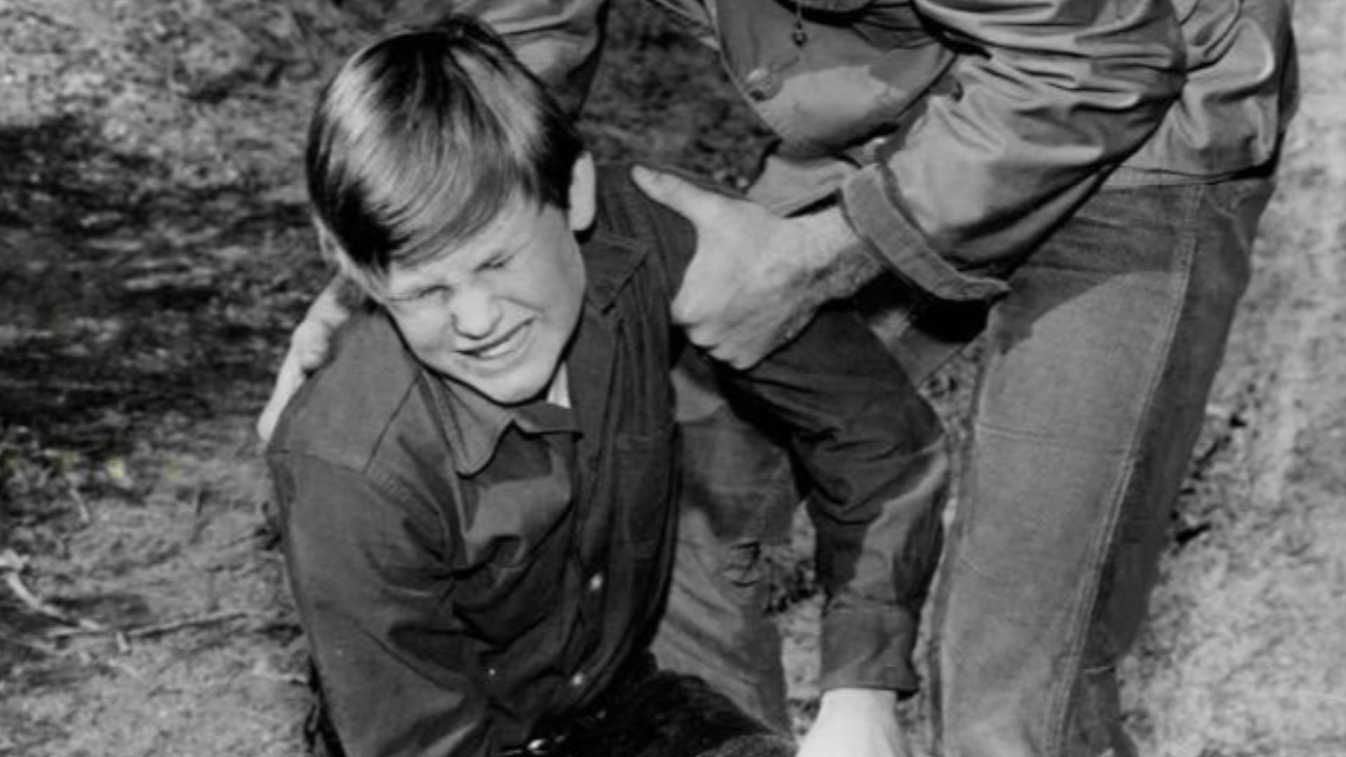 Photo of Kurt Russell as Phil Girard, Jr. and David Janssen as Richard Kimble from the television program The Fugitive.  In this episode,
