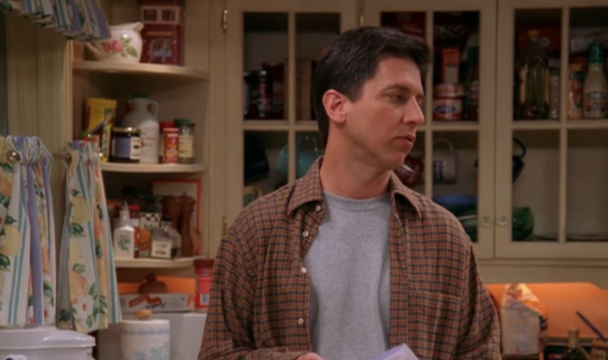 Screenshot from Everybody Loves Raymond (1996-2005) 