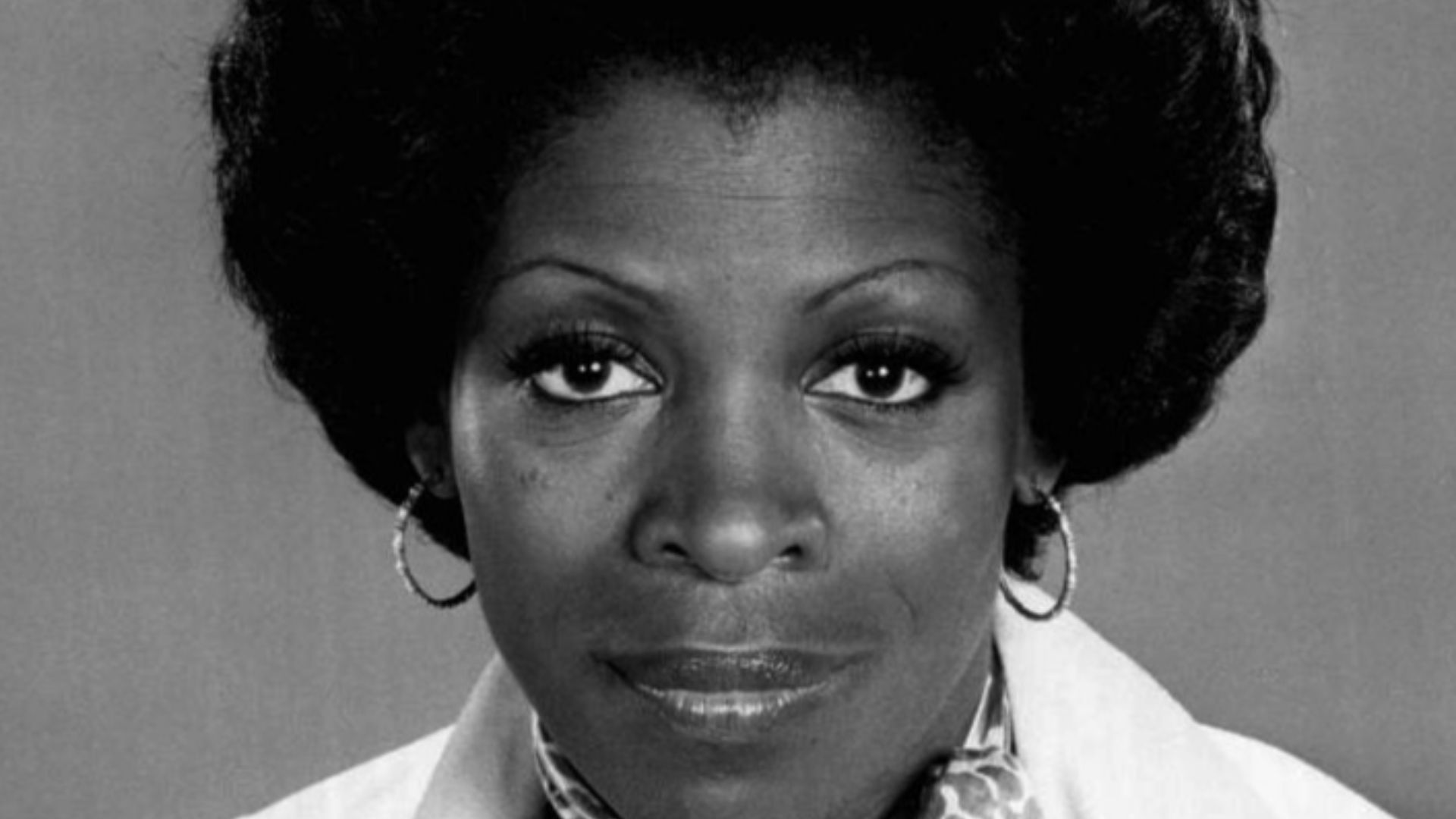 Publicity photo of actress Roxie Roker, best known for her role as Helen Willis in the television program The Jeffersons.