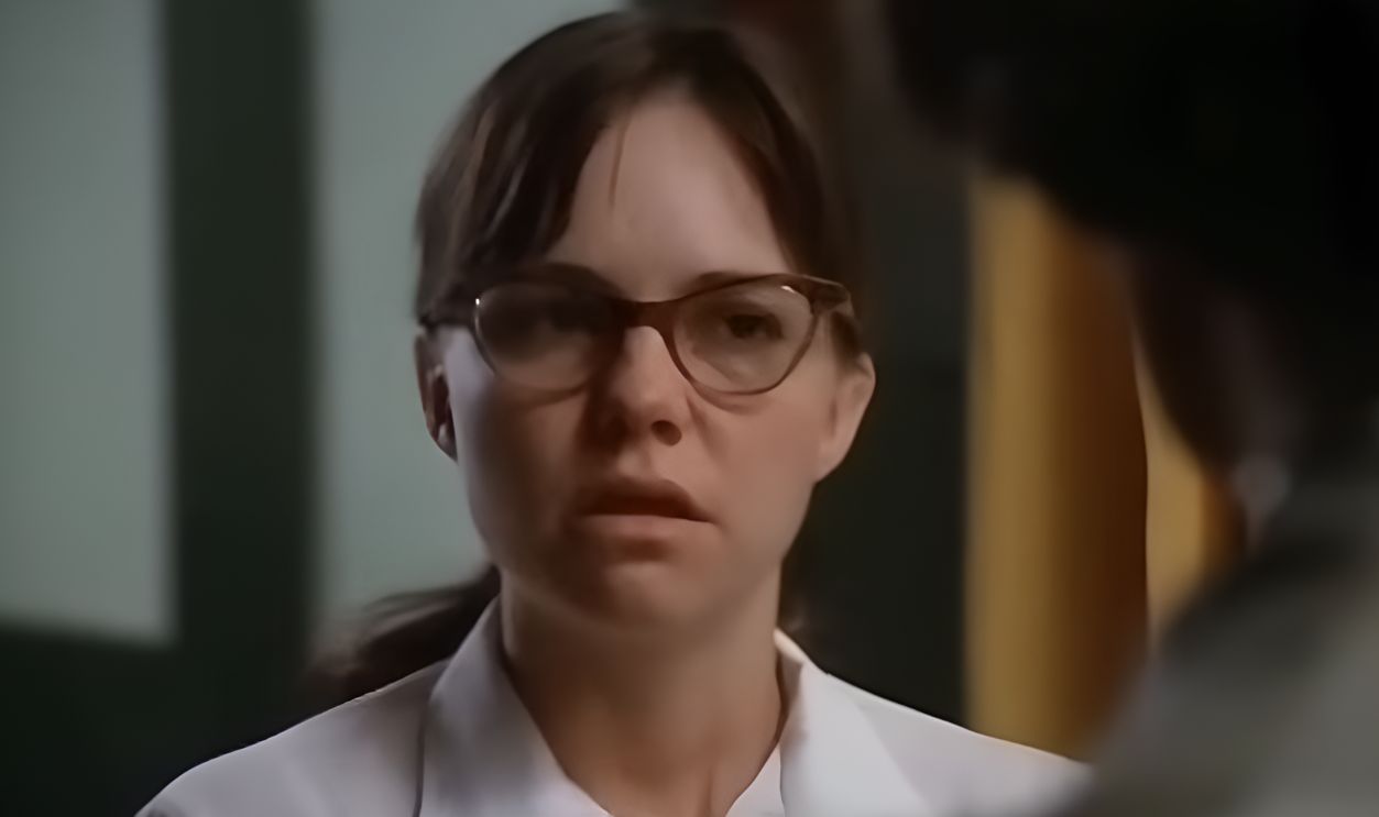 Screenshot from Sybil (1976)