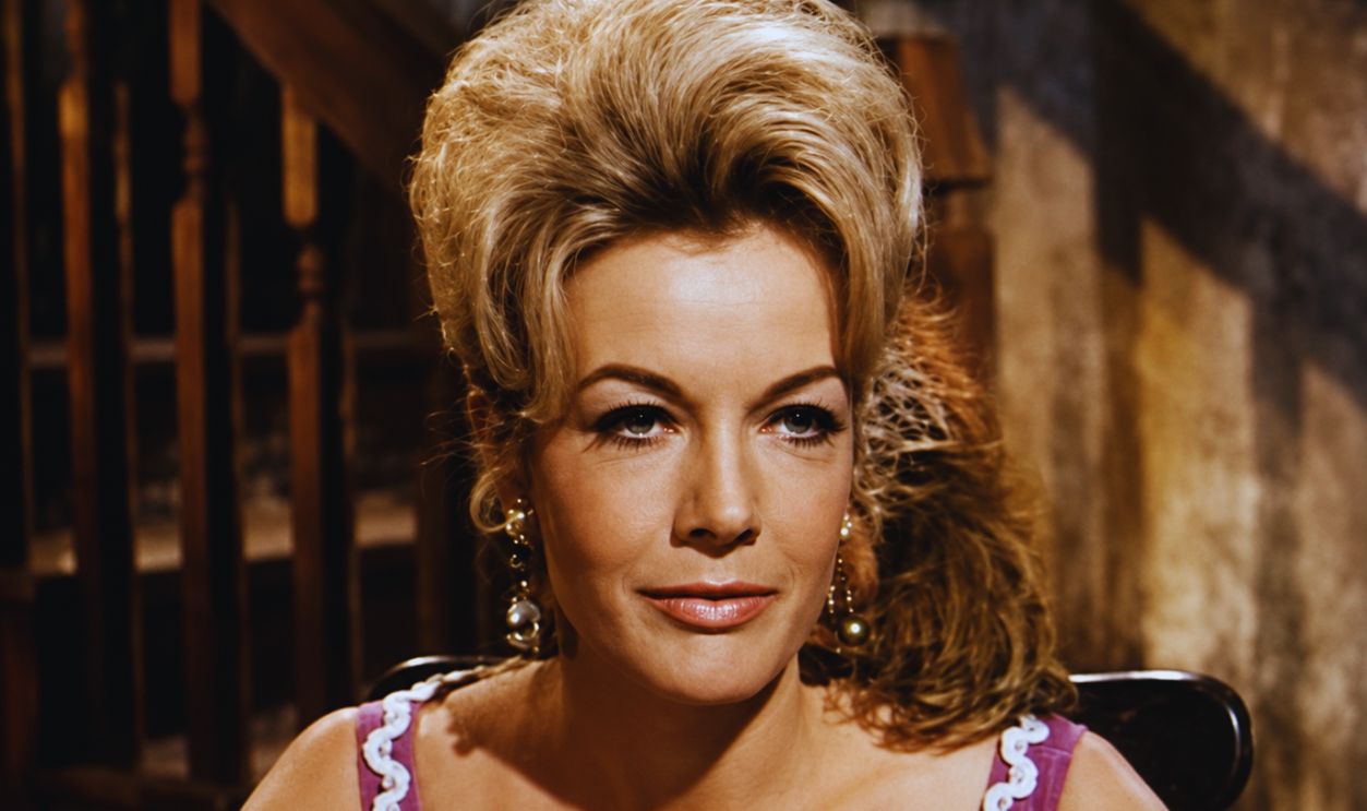 Joanna Barnes