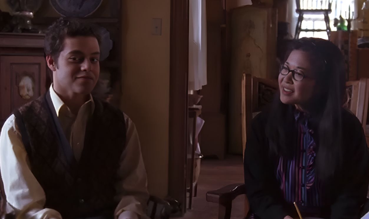 Screenshot from Gilmore Girls (2000–2007) 