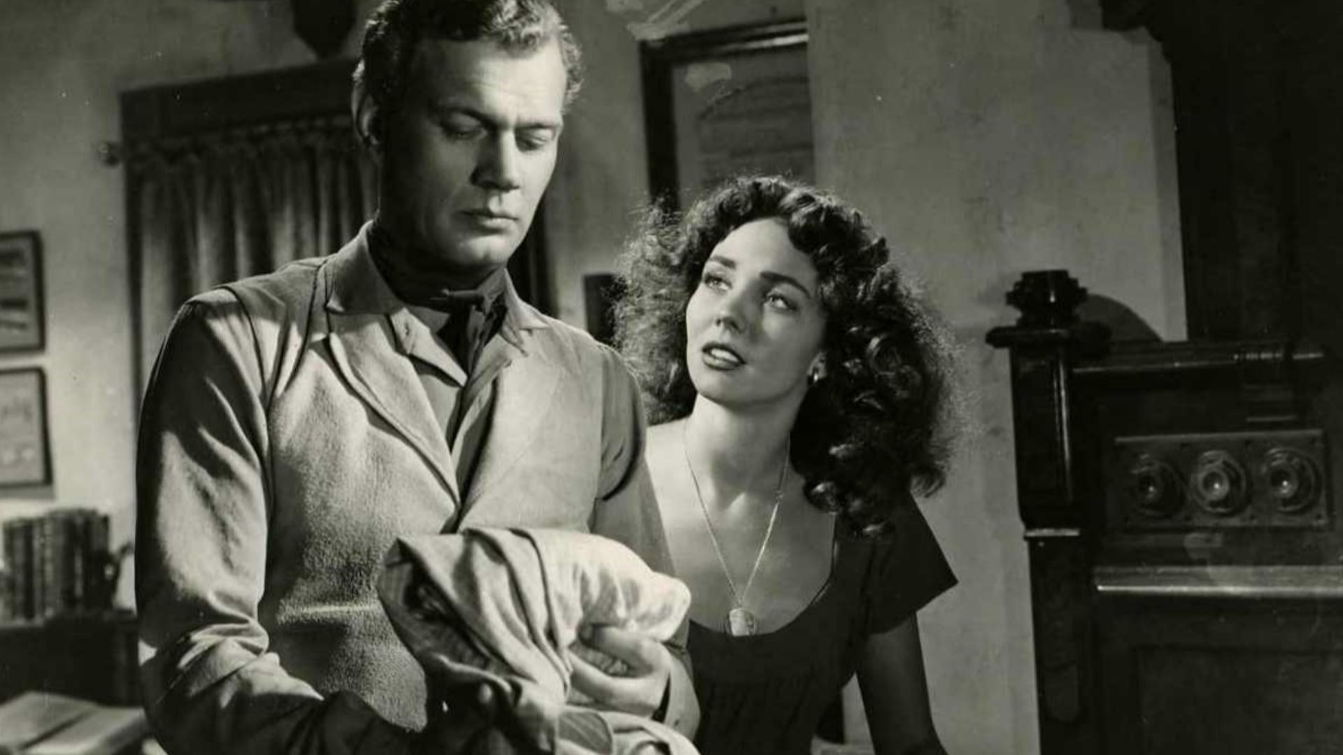 Publicity photo of Joseph Cotten and Jennifer Jones taken for the film Duel in the Sun (1946). See also film still. No copyright notice.