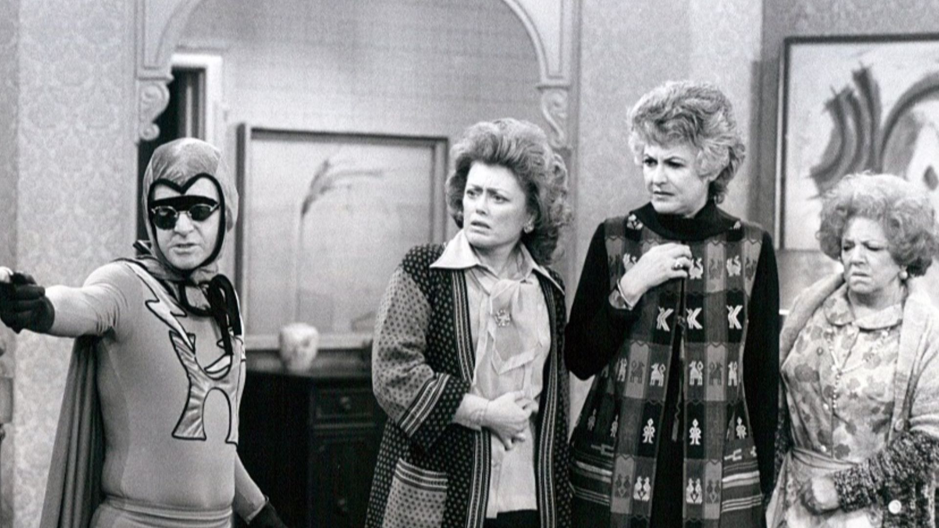 John Byner, Rue McClanahan, Beatrice Arthur, and Hermione Baddeley in a promotional photograph in the television series Maude, Season 5, Episode 14 (1977)
