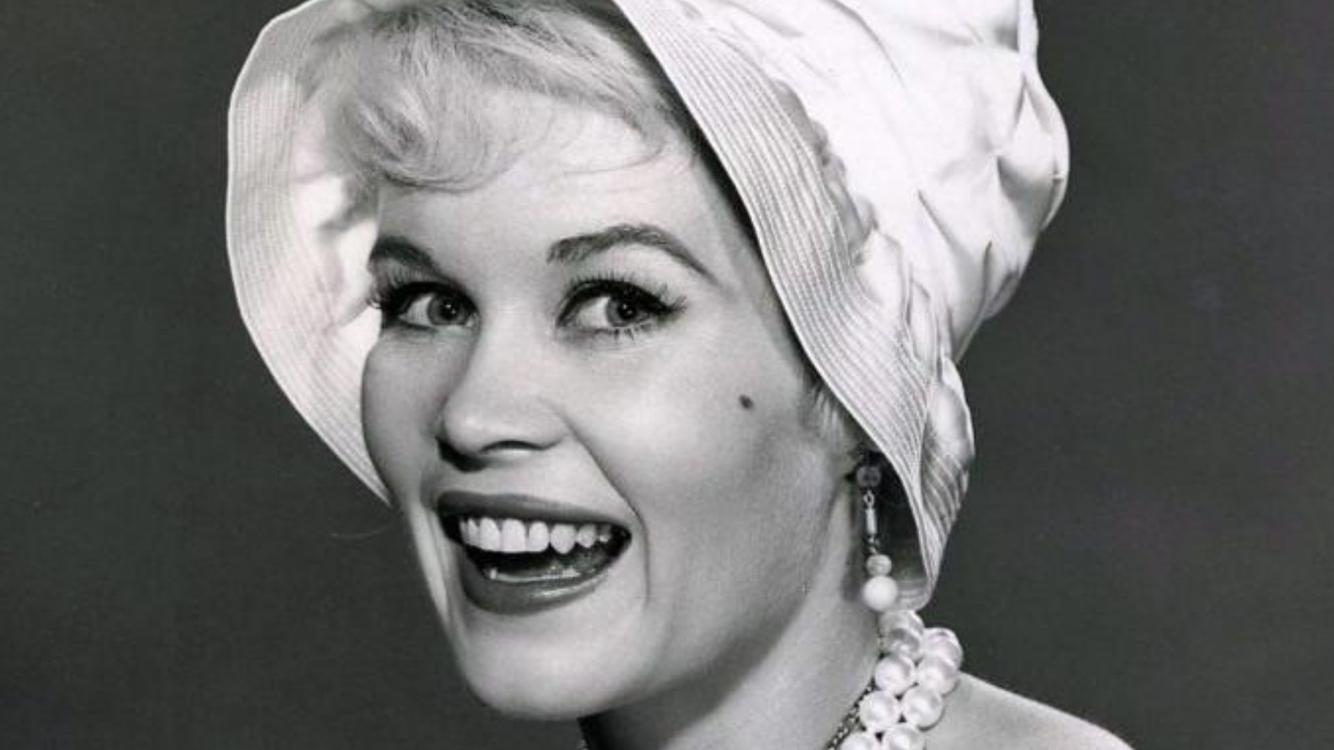 Photo of Dorothy Provine as Pinky Pinkham from the television program The Roaring 20's.