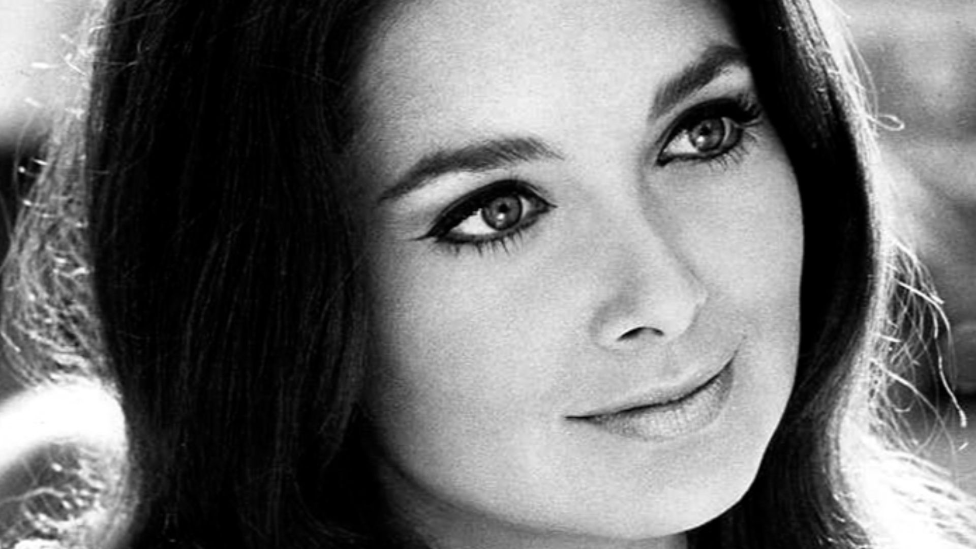 Publicity photo of Suzanne Pleshette