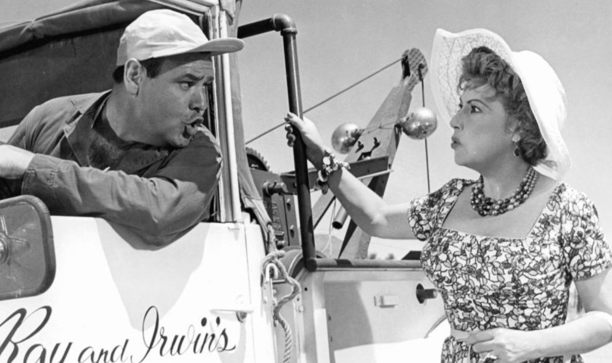 Jonathan Winters is stopped by Ethel Merman in a scene from the film 'It's A Mad Mad Mad Mad World', 1963.