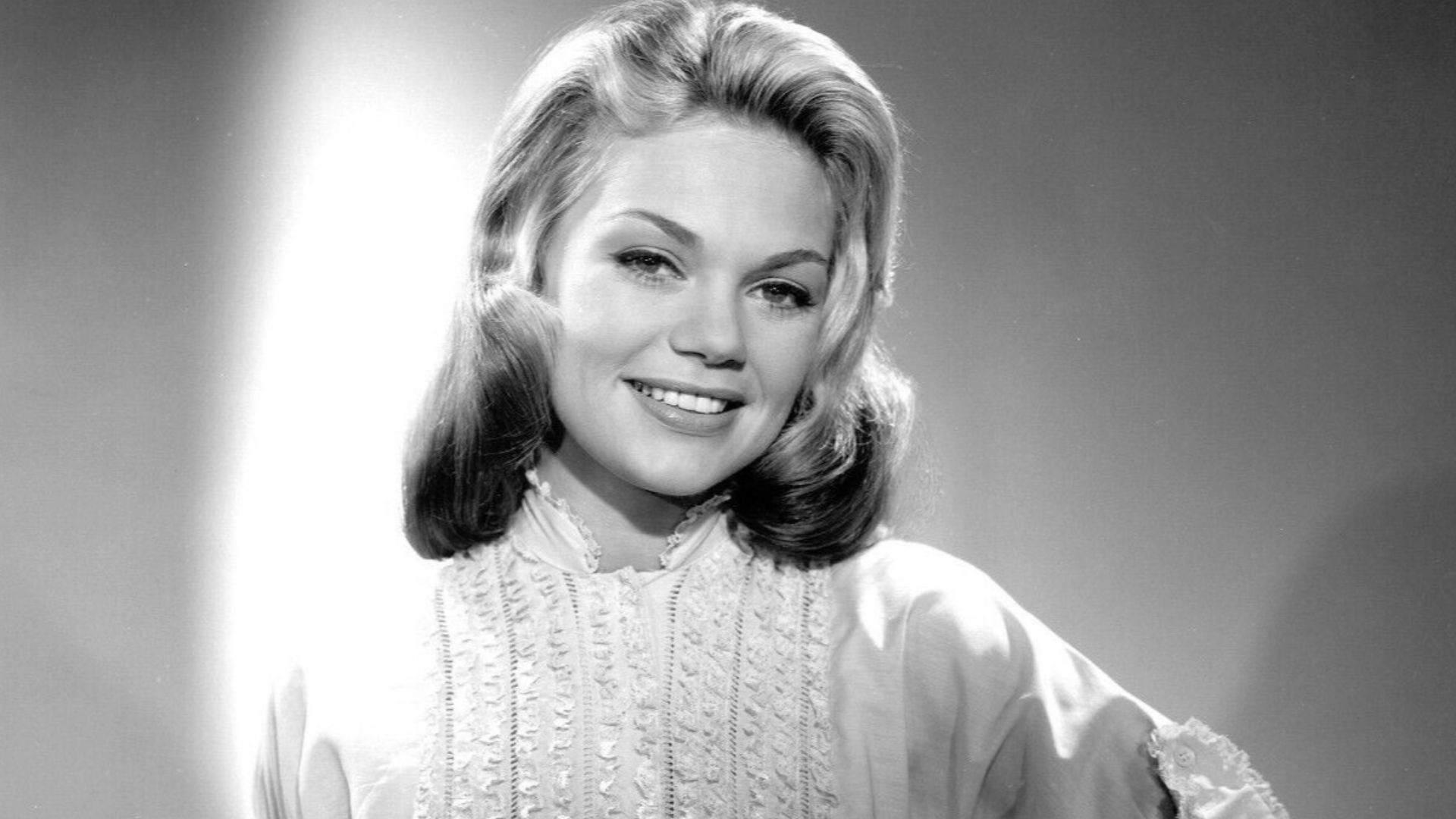 Dyan Cannon in a publicity portrait for the CBS soap opera Full Circle