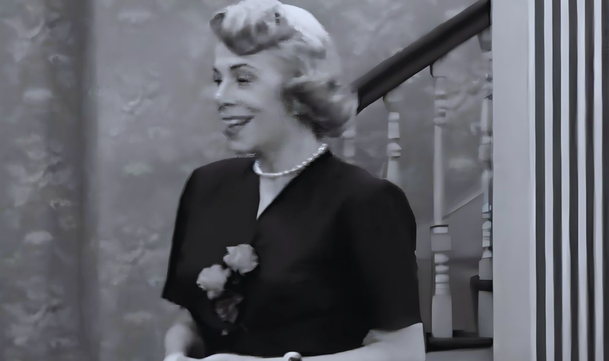 Screenshot from The George Burns and Gracie Allen Show (1950-1958)