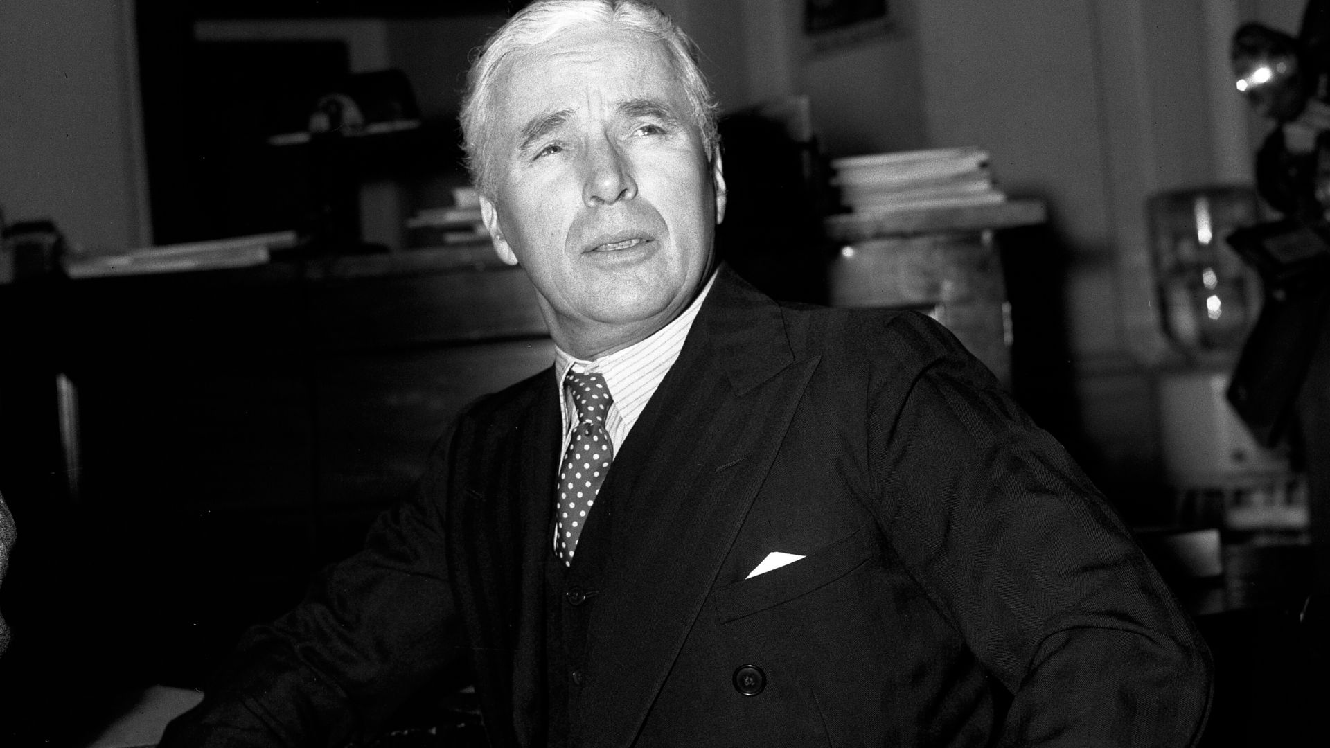Comedian Charlie Chaplin in court during Joan Barry paternity trial in Los Angeles. Barry had filed the suit against Chaplin stating he was the father of her 15 month old daughter Carol Ann.