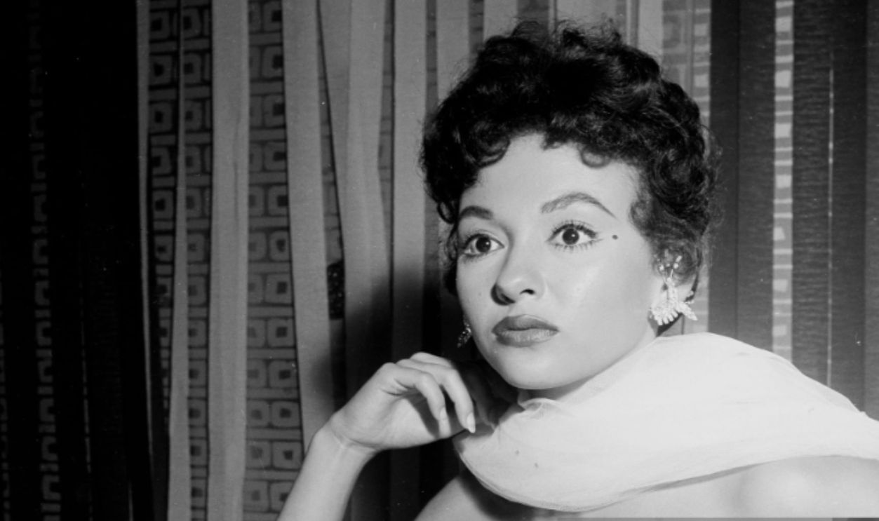 LOS ANGELES - SEPTEMBER 1,1954: Rita Moreno attends the movie premiere party of the 