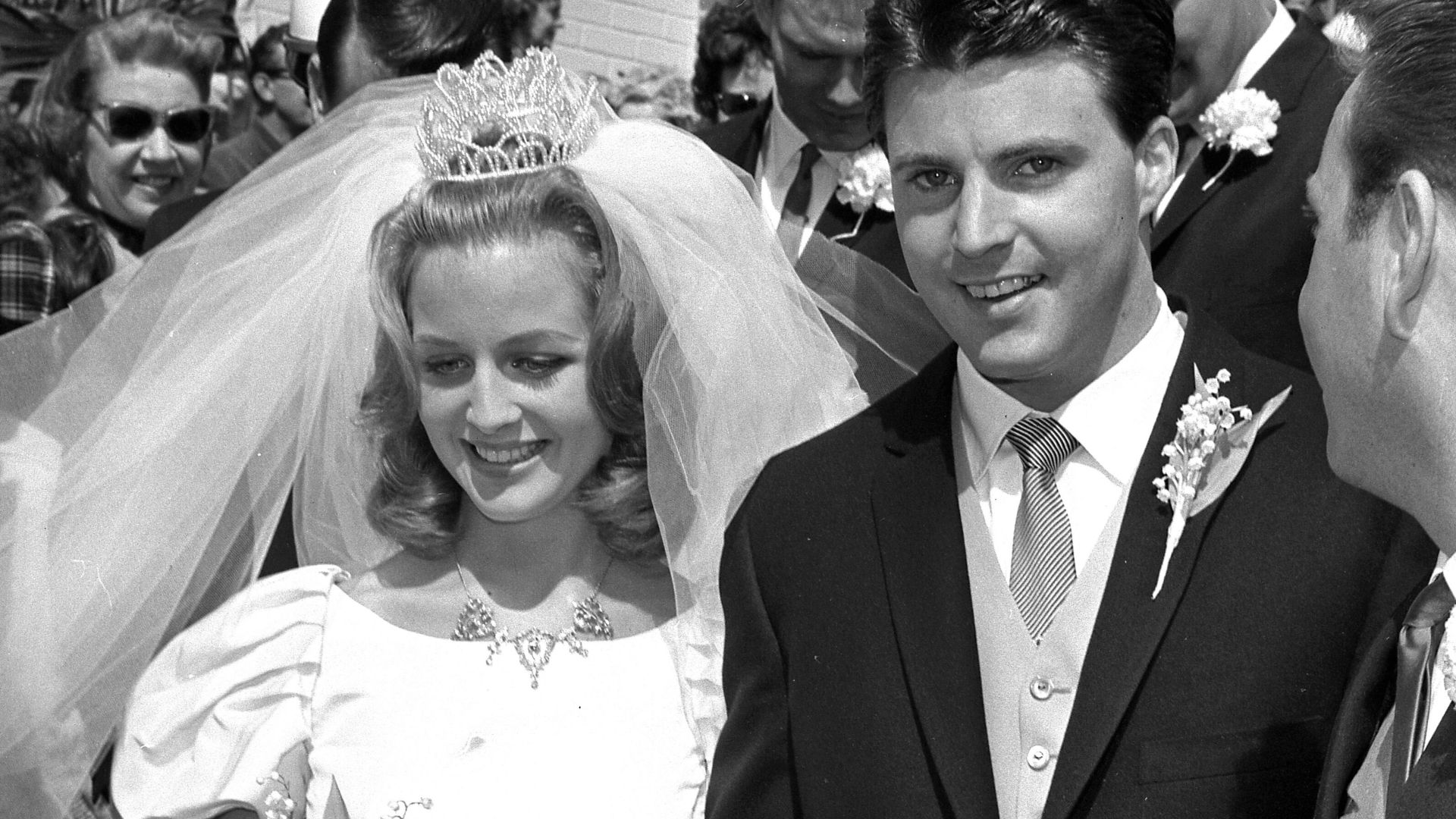 Ricky Nelson and Kristin Harmon, leaving St. Martin of Tours Church after their wedding in Brentwood,Los Angeles