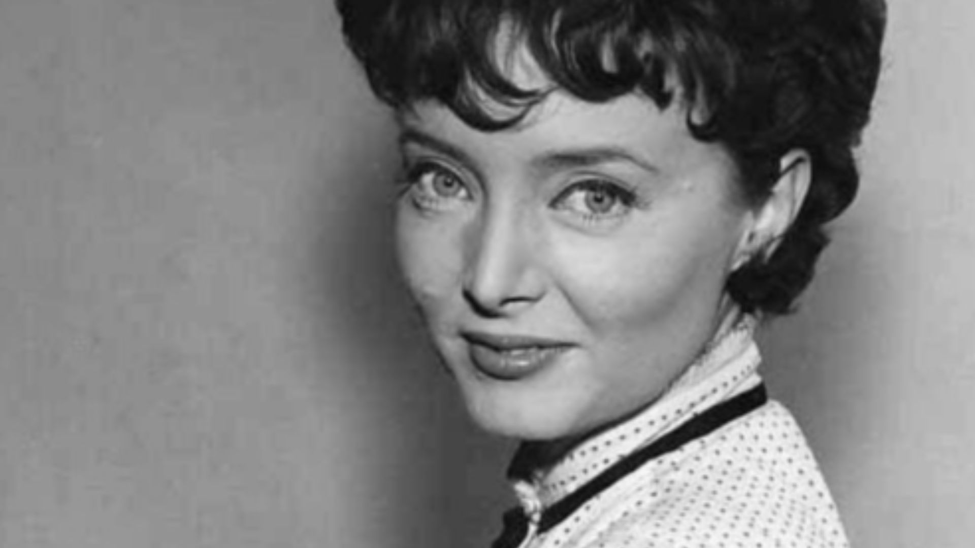 Photo of Carolyn Jones from a guest appearance on Wagon Train.
