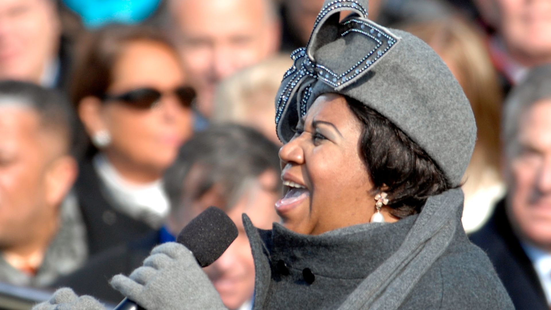 Aretha Franklin sings