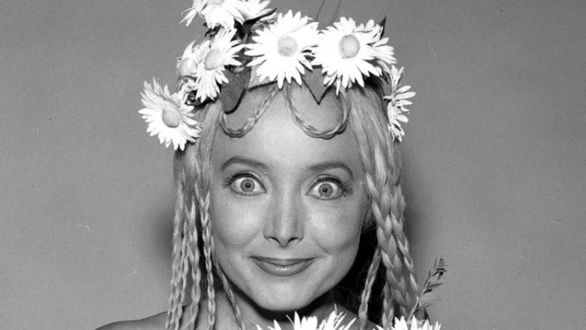 Carolyn Jones play Ophelia Frump in the The Addams Family original television series.