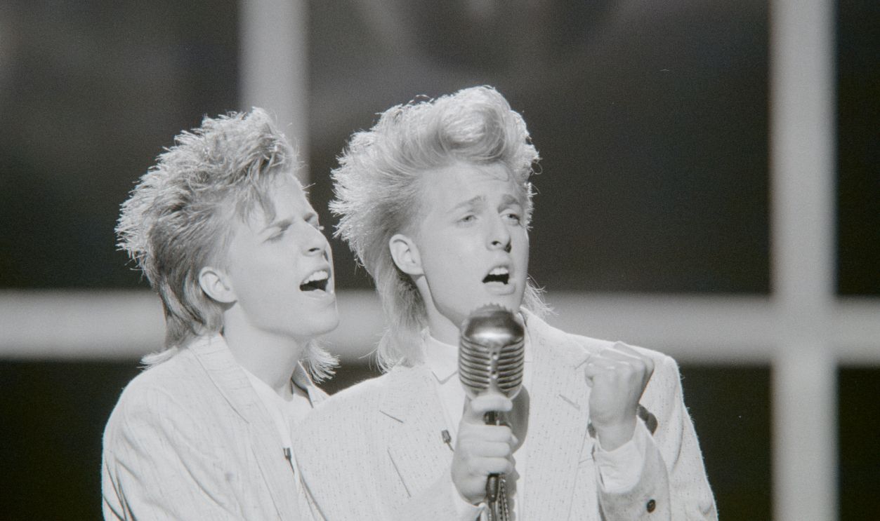 Matthew Nelson with Gunnar Nelson at the 13th Annual American Music Awards at the Shrine Auditorium on January 27, 1986 in Los Angeles, California. 