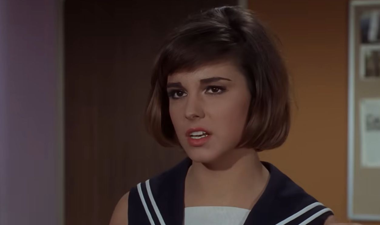 Screenshot from Fame Is the Name of the Game (1966)
