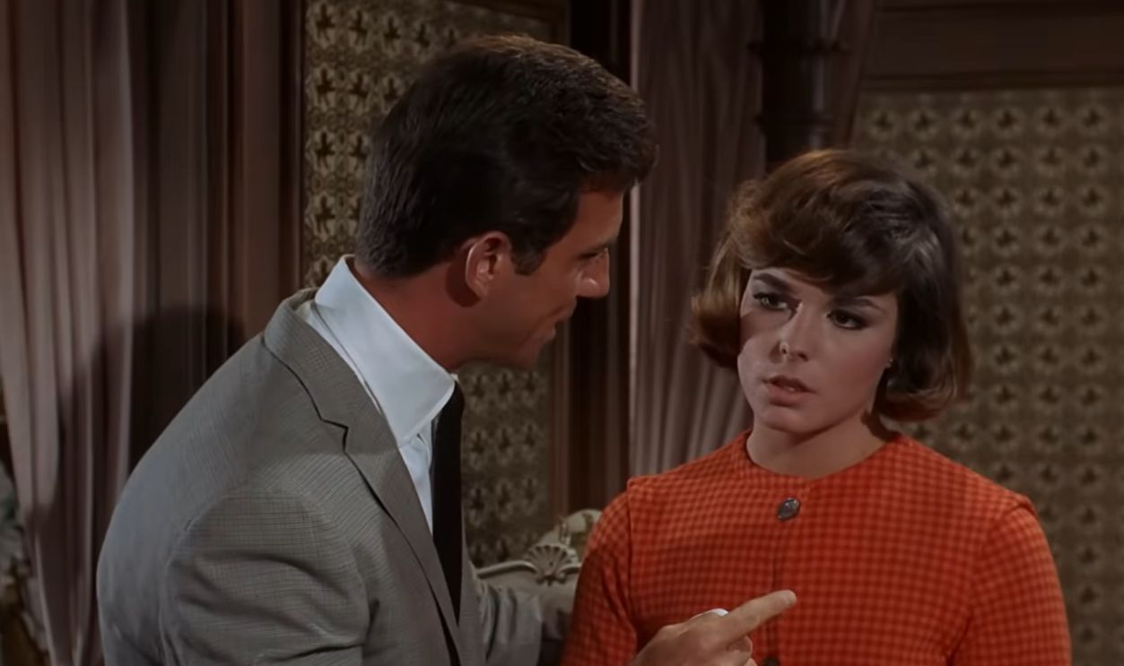Screenshot from Fame Is the Name of the Game (1966)