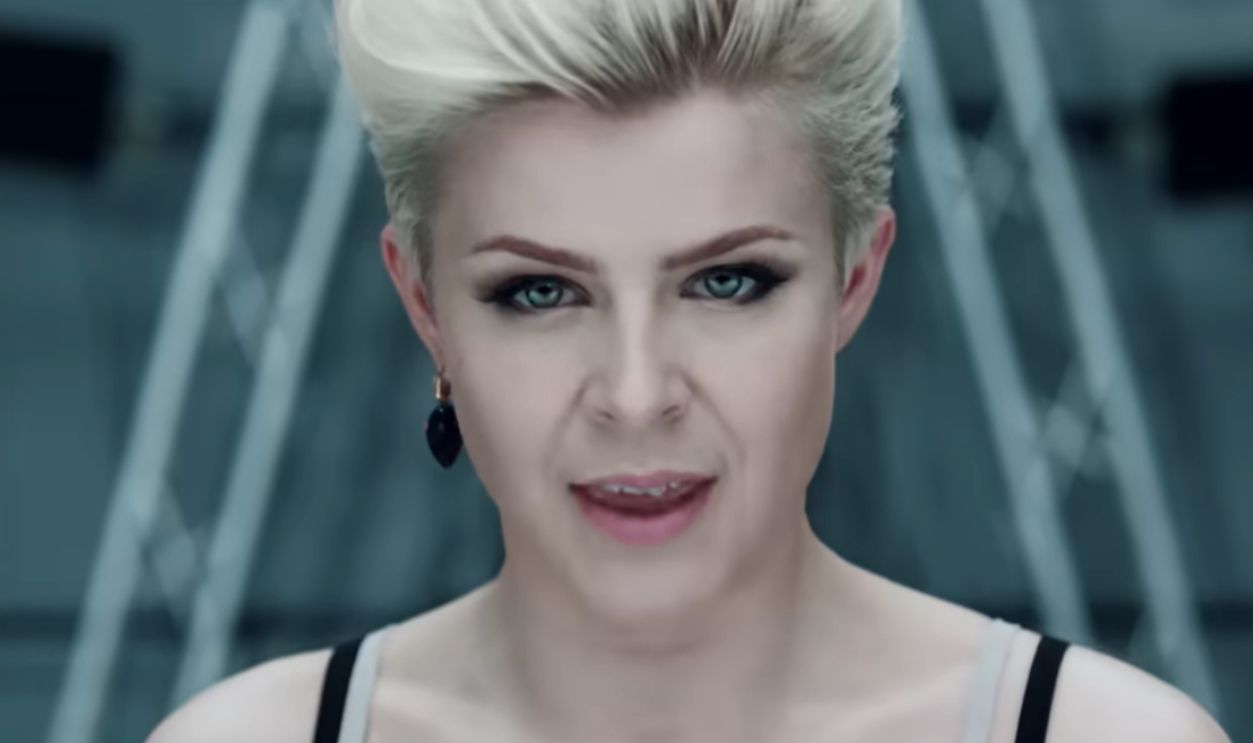 Screenshot from Dancing On My Own (2010)