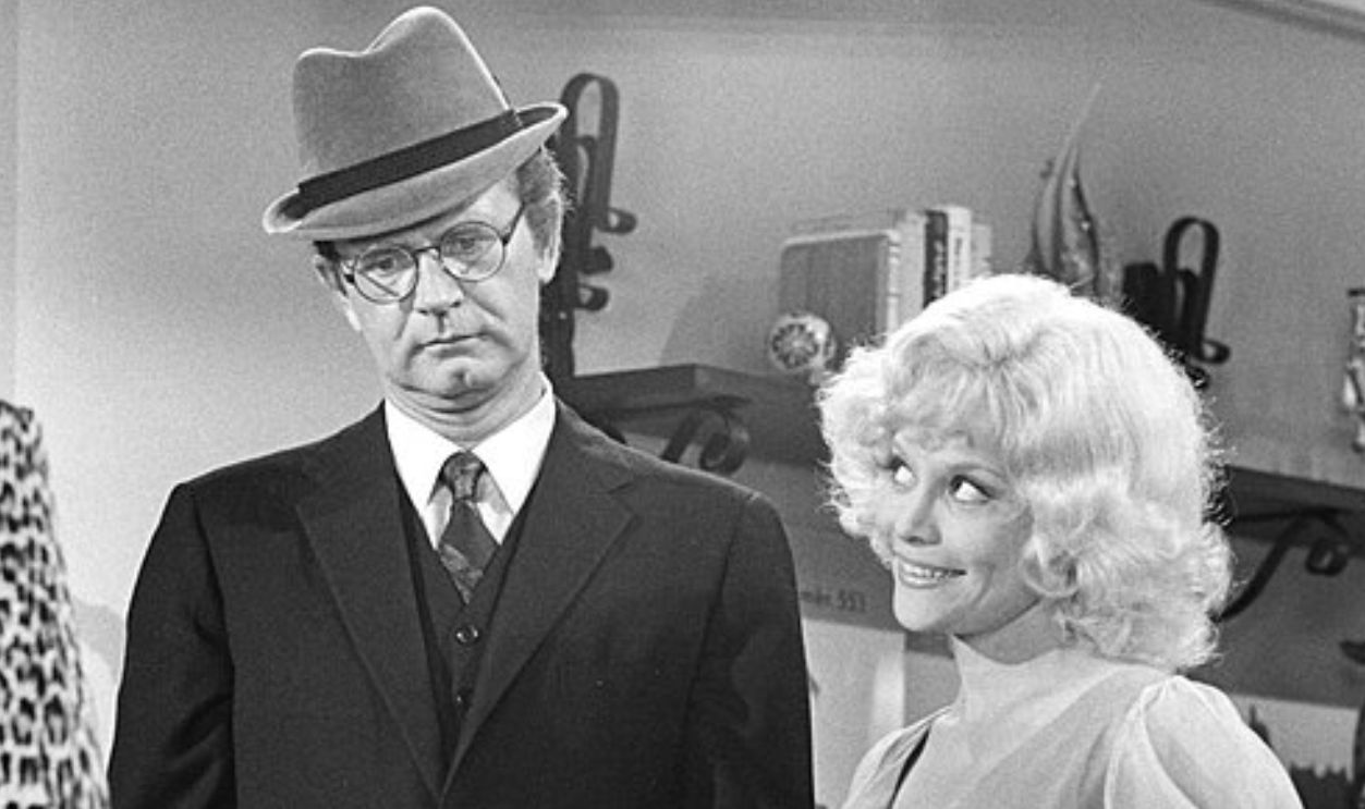 Photo of actors Charles Nelson Reilly and Louisa Moritz in a episode of Love American Style