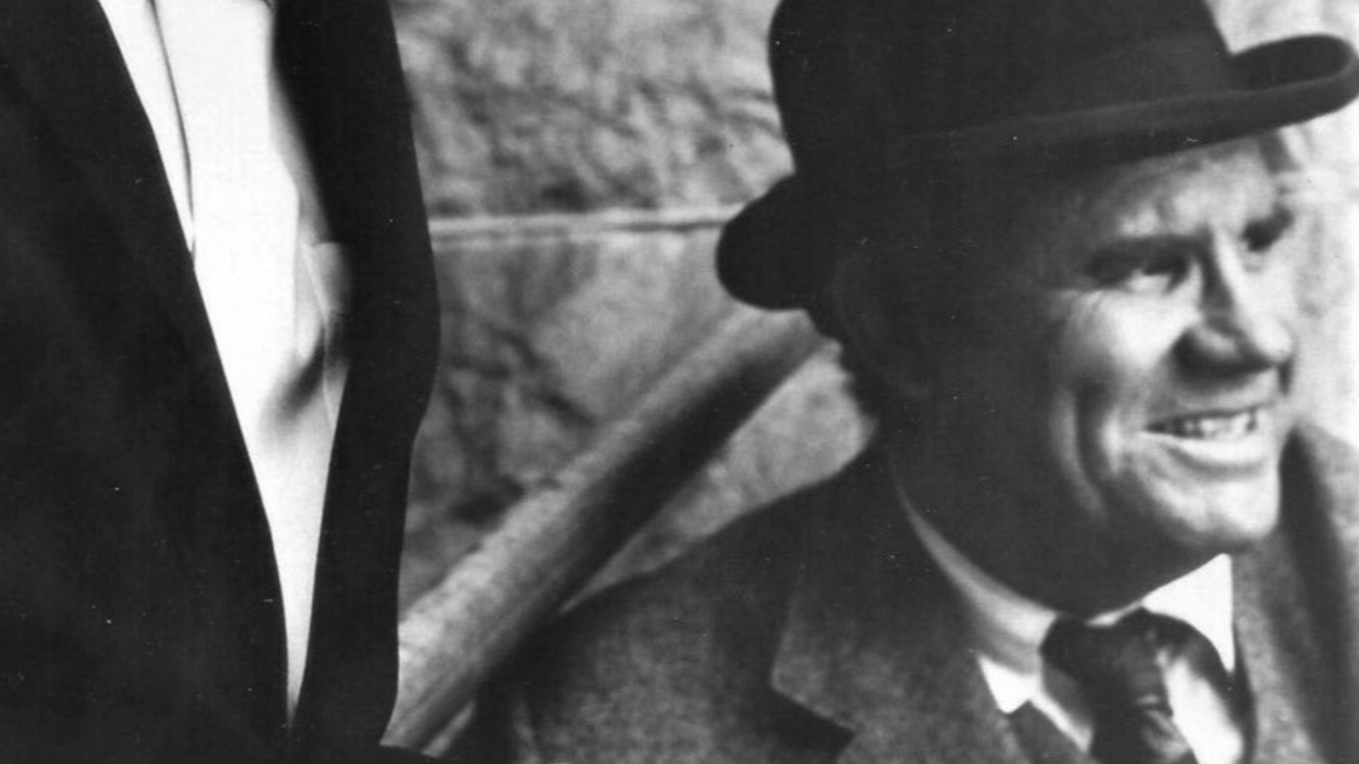Robert Loggia (left) & R. G. Armstrong in the TV series T.H.E. Cat - publicity still (cropped)