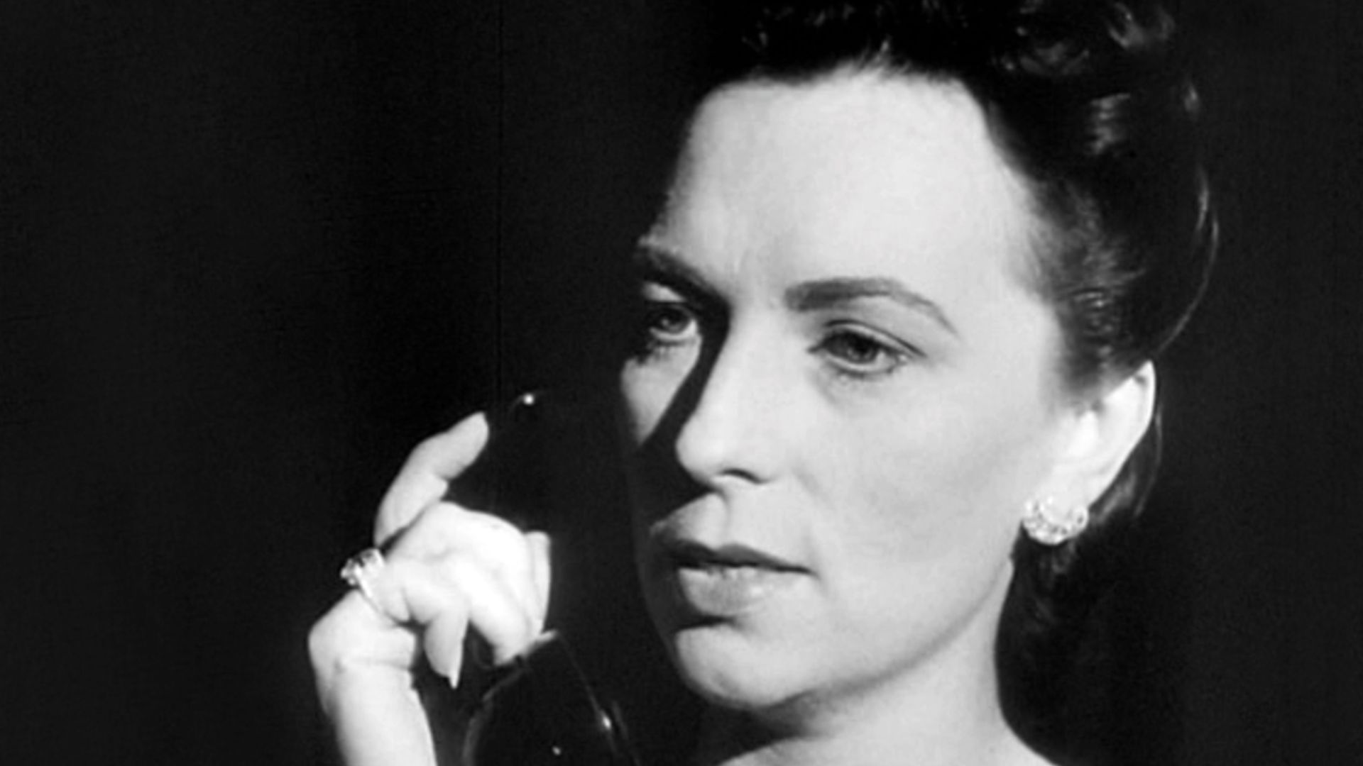 Screenshot of Agnes Moorehead from the Citizen Kane trailer