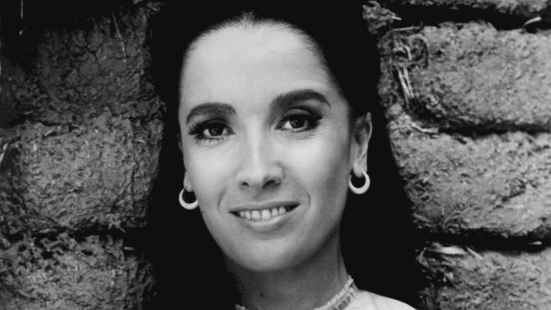 Photo of Linda Cristal.
