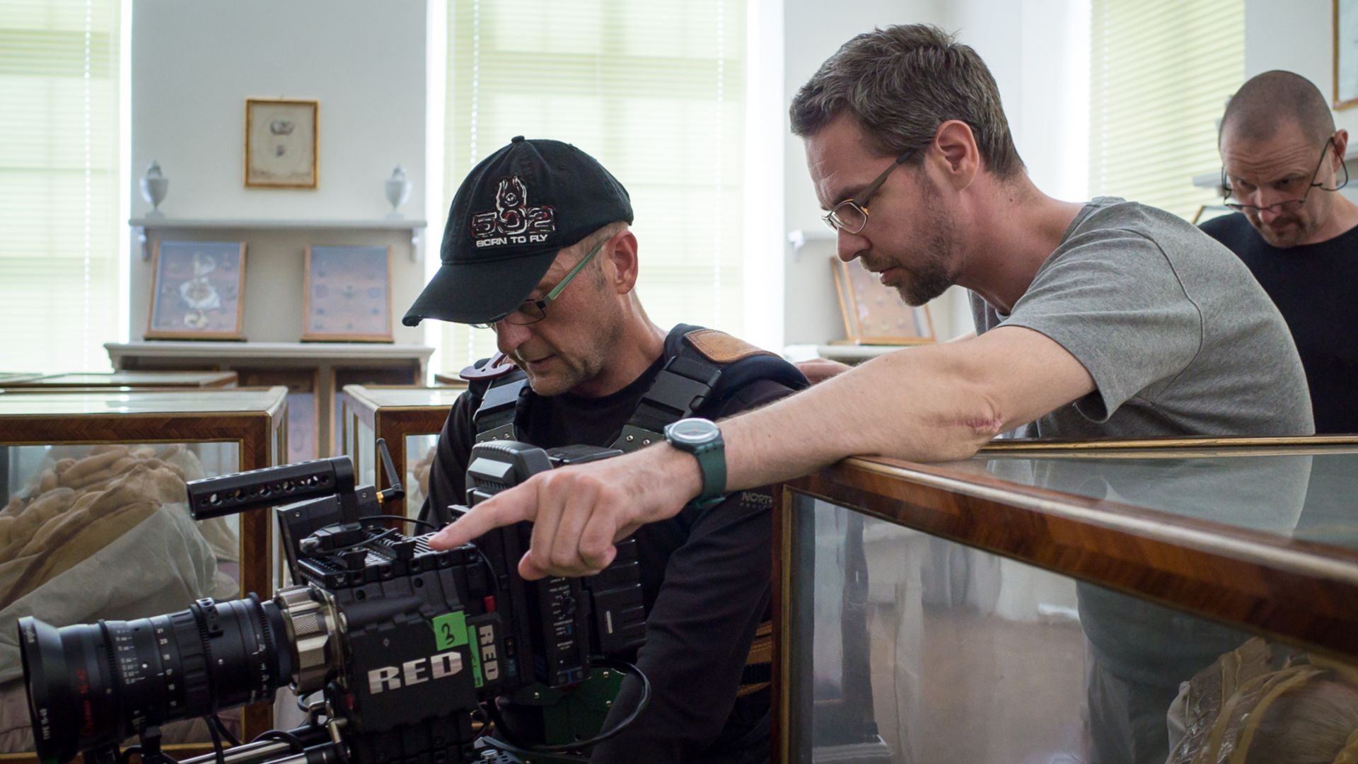 Left to right: Steadicam Operator Thomas Maier, Director Michael Madsen and DOP Heikki Färm at the shooting of THE VISIT