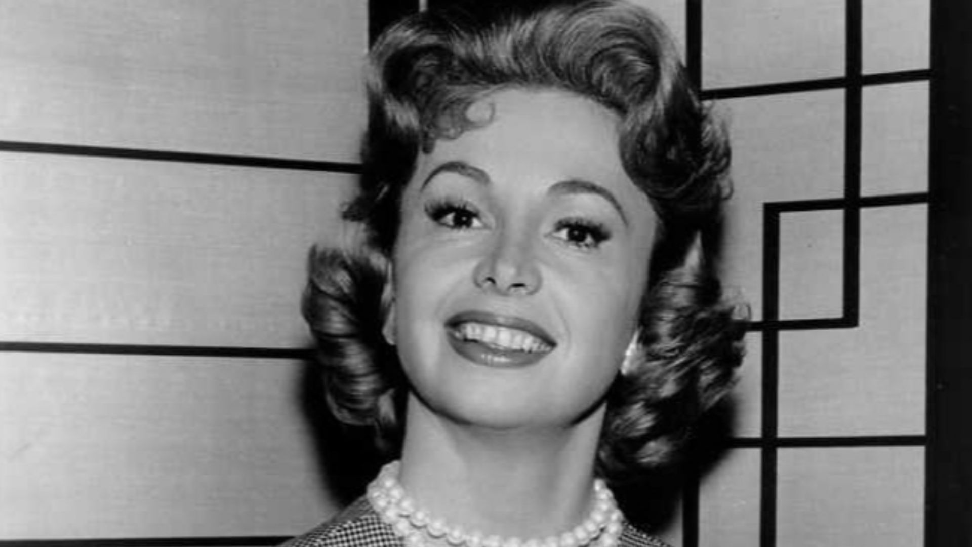 Publicity photo of Audrey Meadows