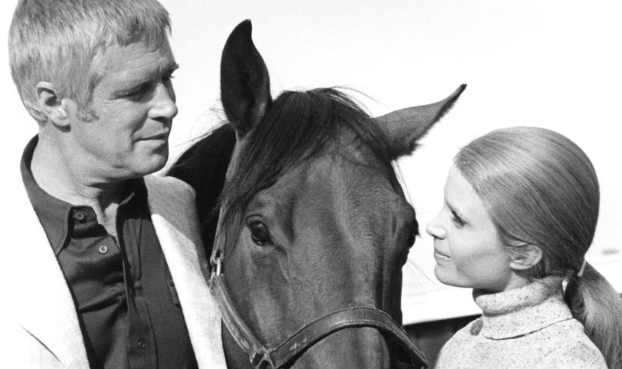 Actors George Peppard as Thomas Banacek and Lane Bradbury as Sally James in a scene from the television series 'Banacek', 1974.