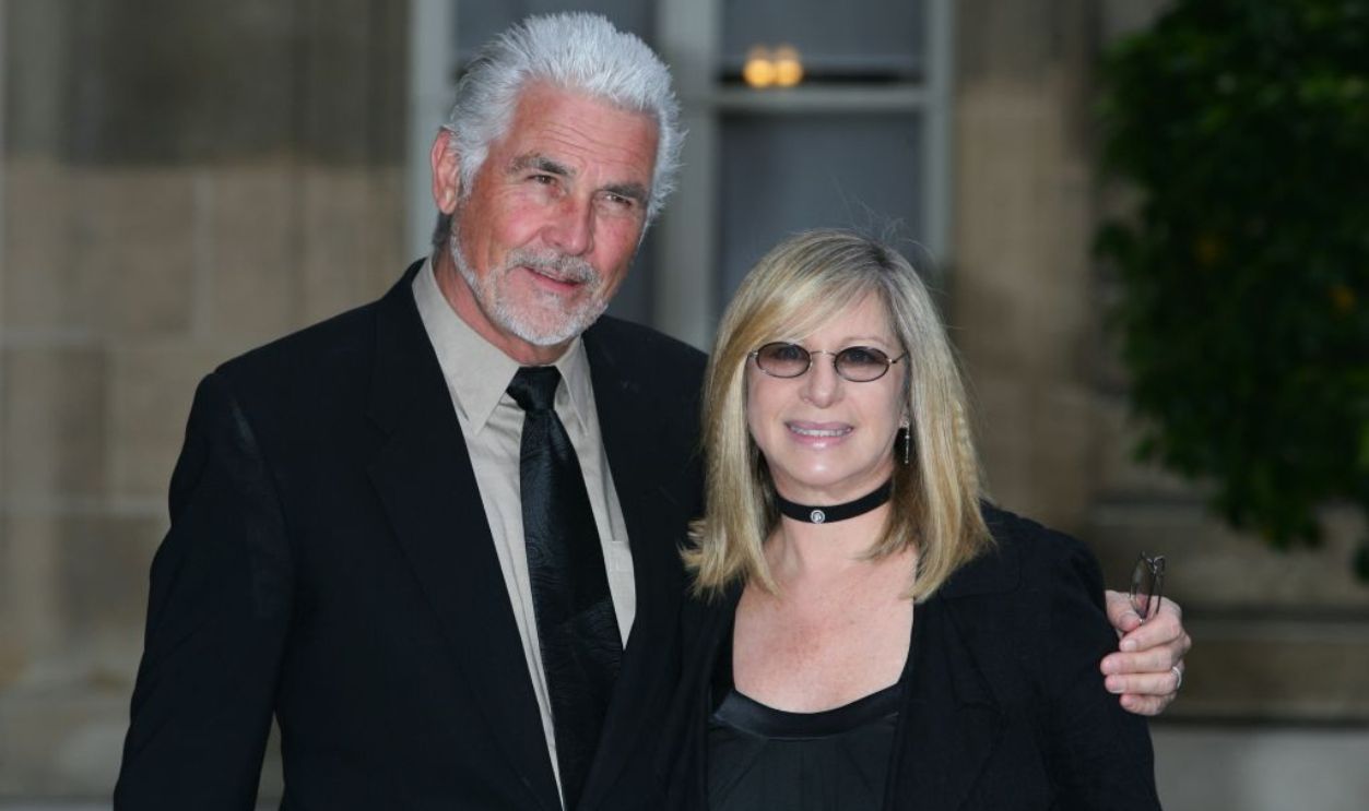 FRANCE - JUNE 28: President Nicolas Sarkozy Awards The 'Legion D'Honneur' To Barbra Streisand At The Elysee Palace In Paris, France On June 28, 2007 - Barbra Streisand and her husband James Brolin. 