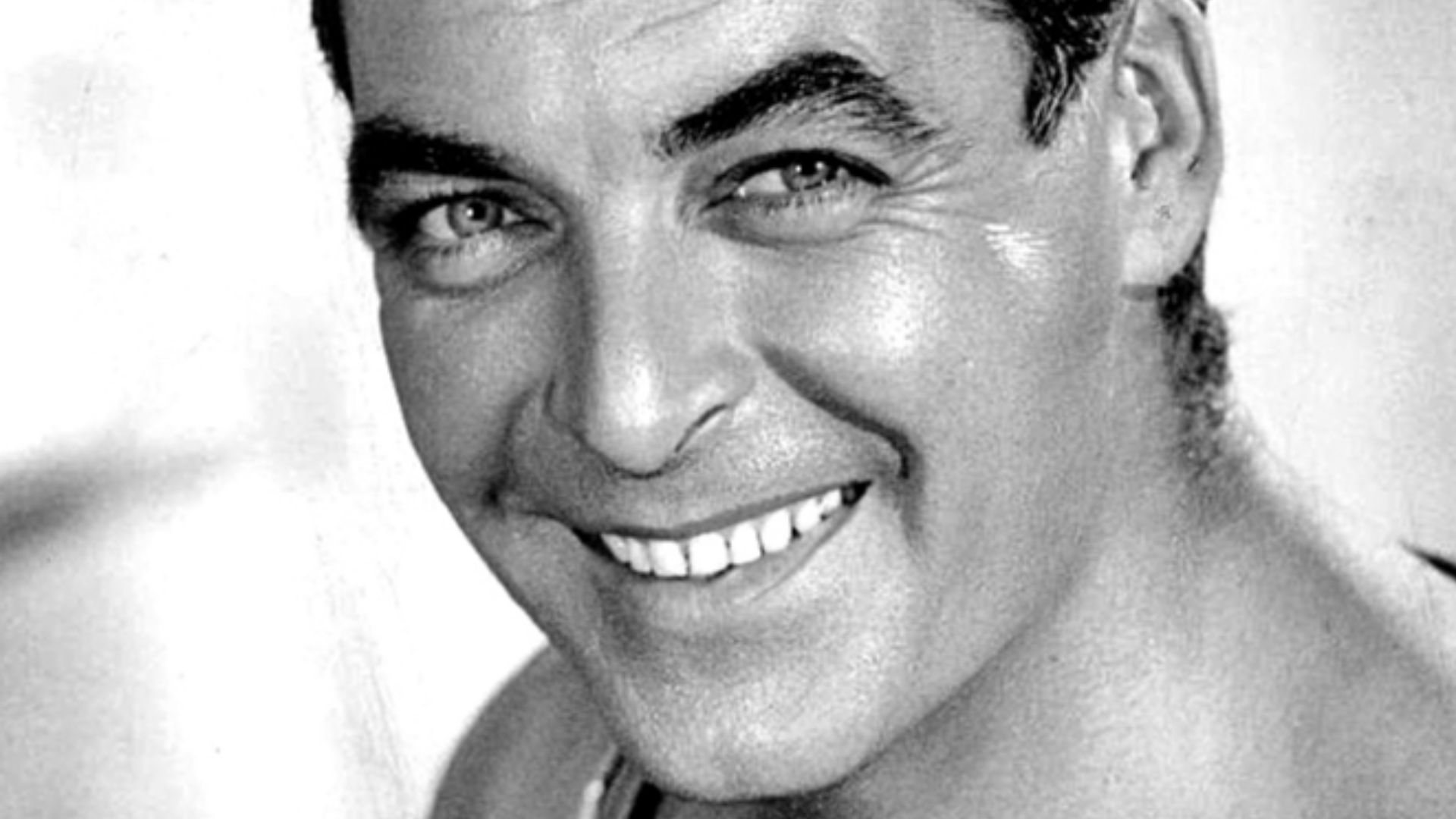 Publicity photo of Rory Calhoun.