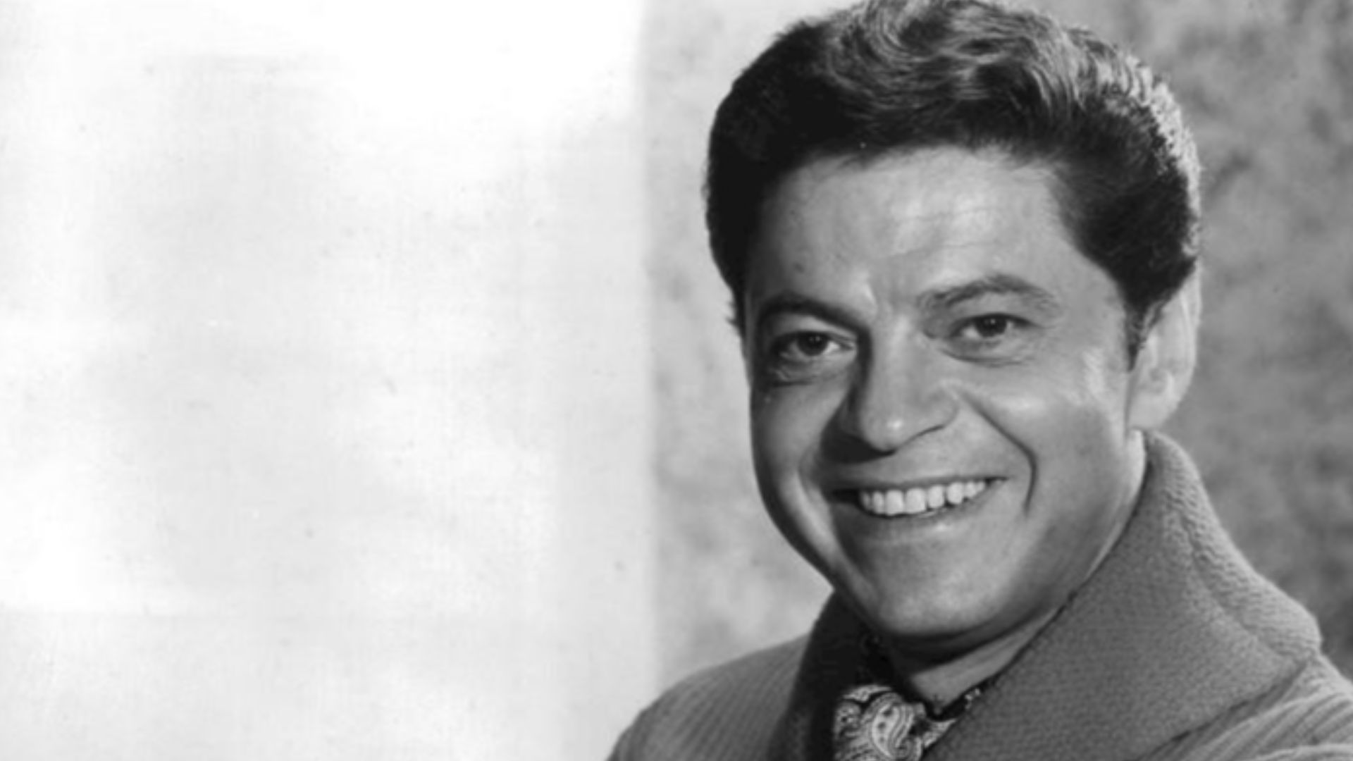 Publicity photo of actor Ross Martin.