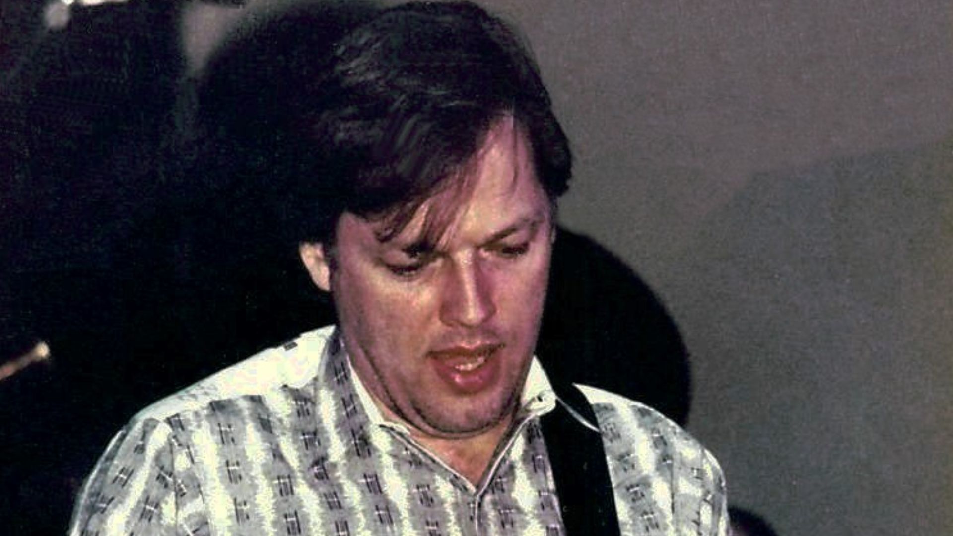 David Gilmour actuando en 1984 durante la gira de p`romoción de su álbum About Face.
