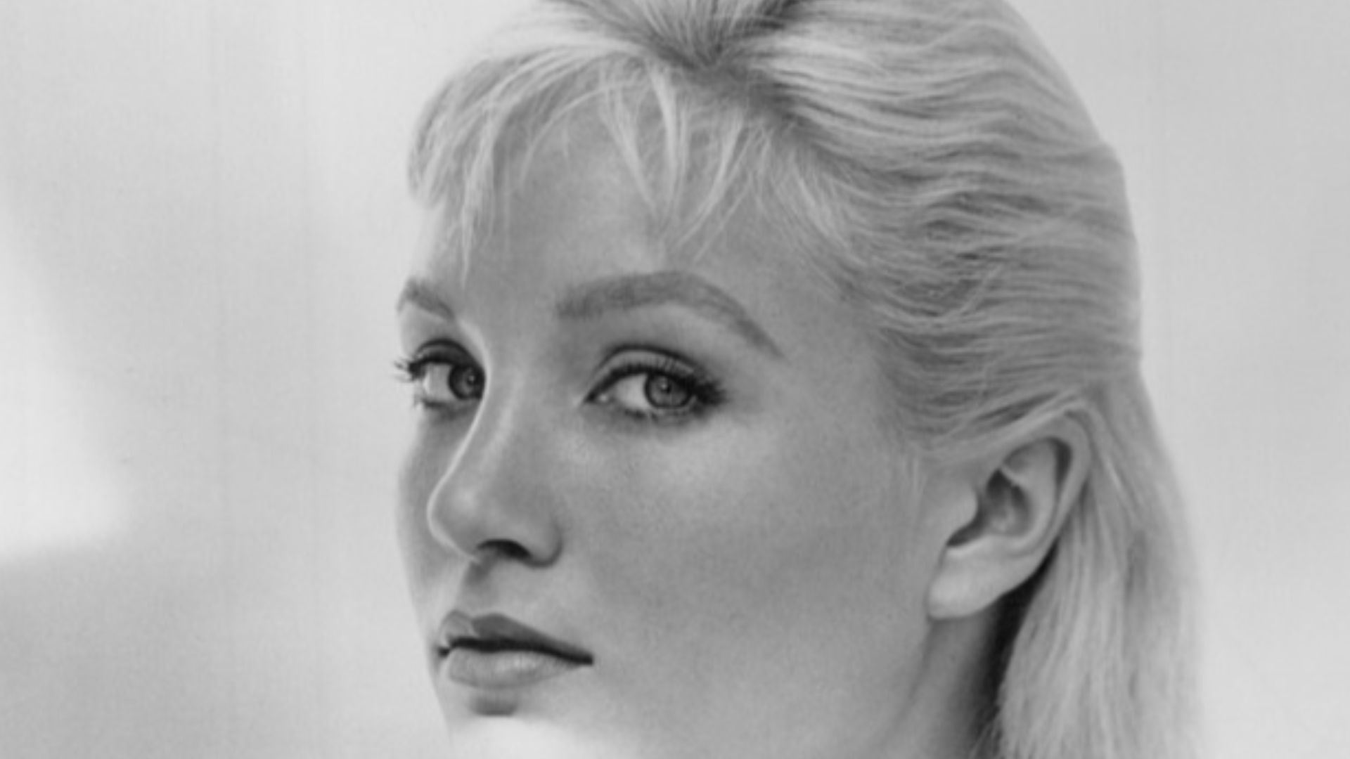 Photo of Susan Oliver from an appearance on Kraft Television Theatre