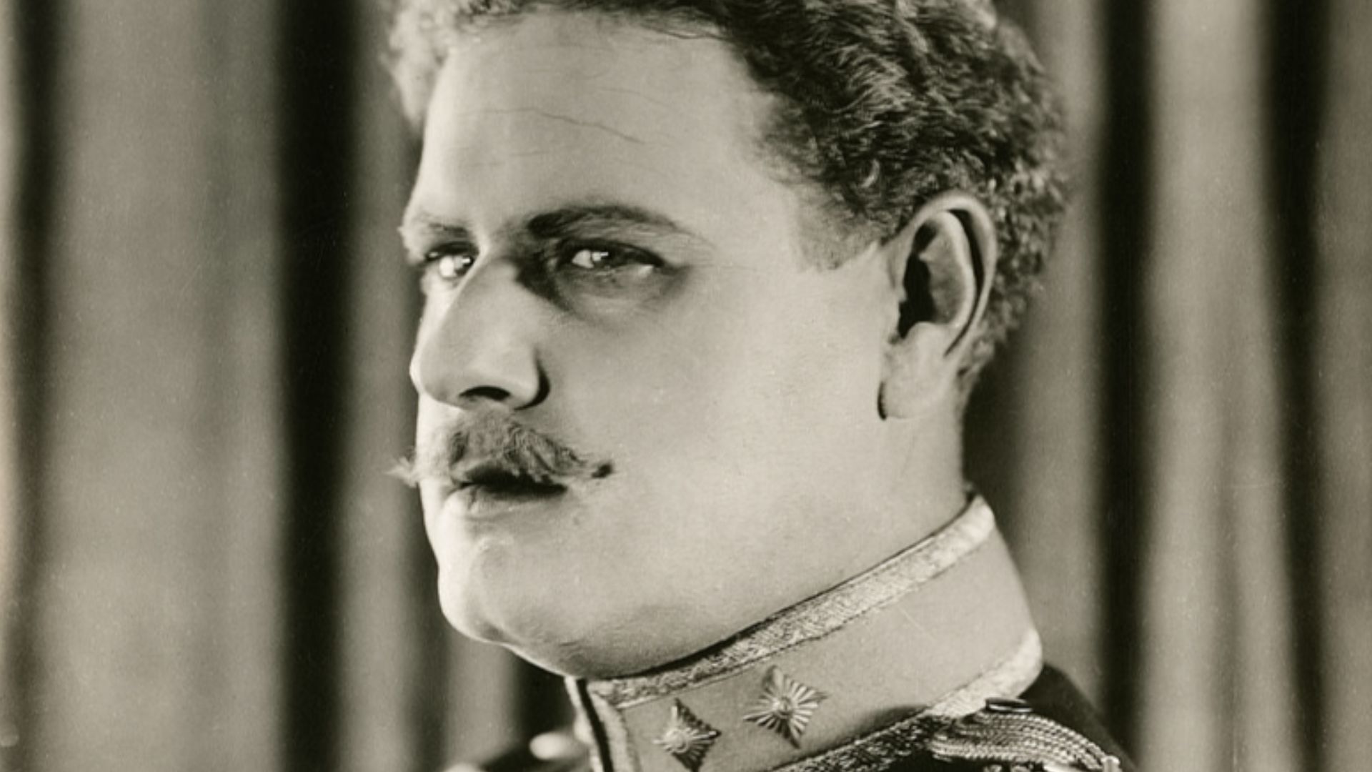 English: Silent film actor Alan Hale in the American film Long Live the King (1923).
Subjects: actors, motion pictures

- dust spot, scratches, etc... digitally edited out by user SmallBlock3505 -