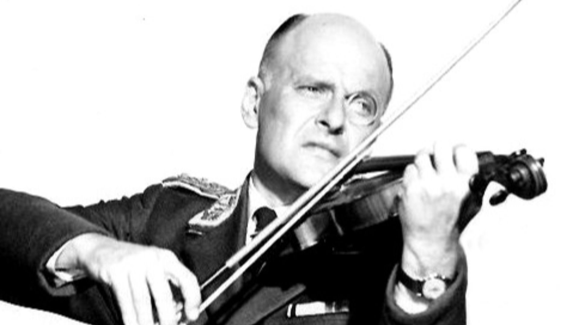 Cropped photo of Werner Klemperer as Colonel Klink from the sitcom Hogan's Heroes.