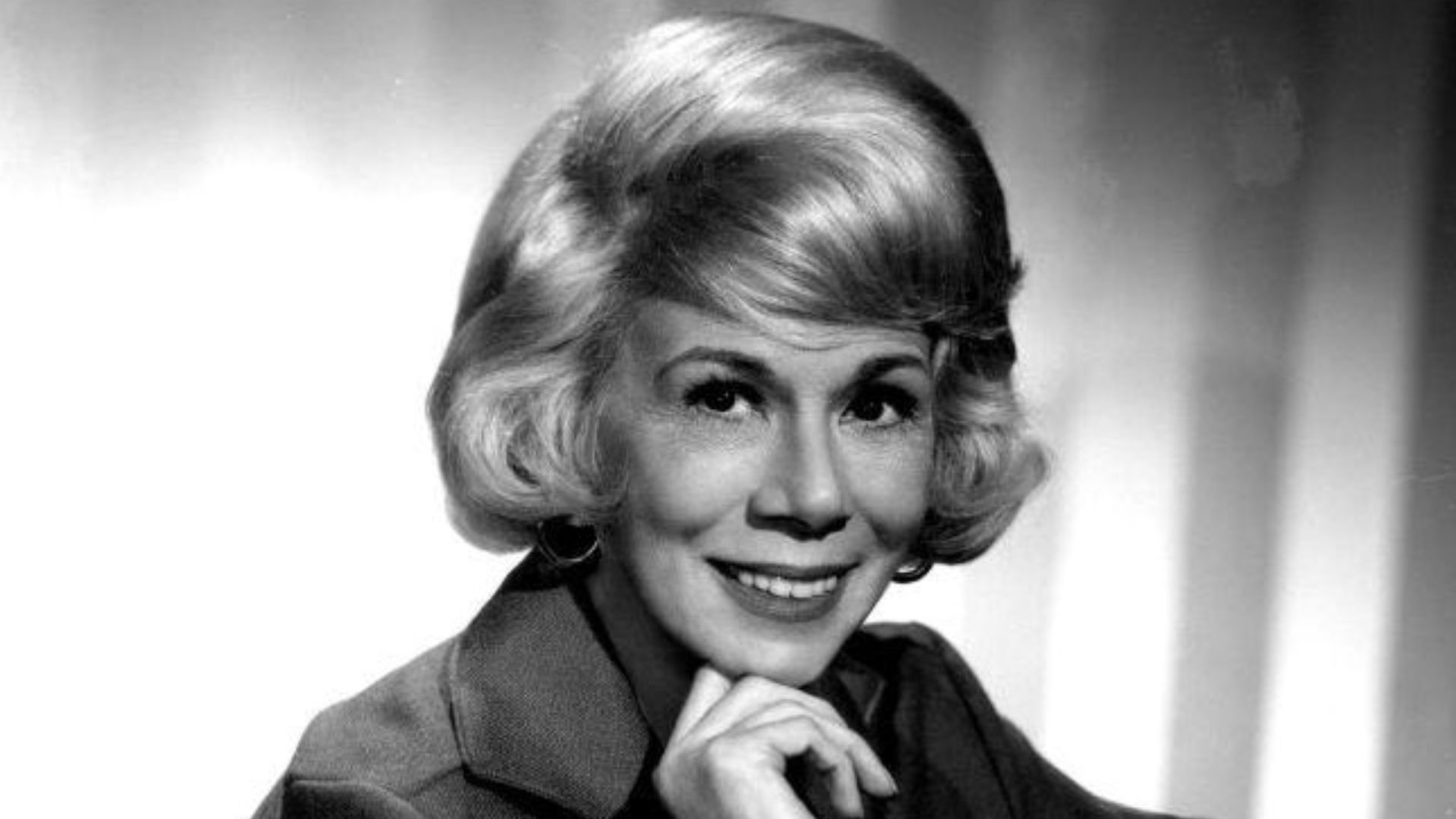 Publicity photo of Bea Benadaret.